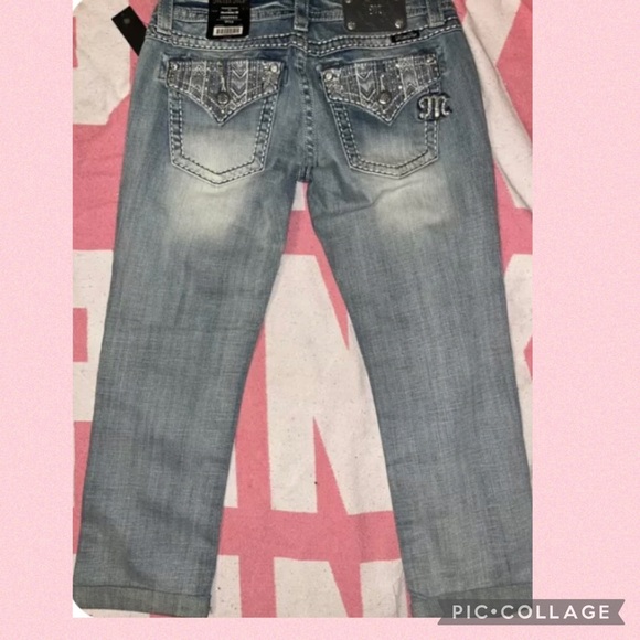 Miss Me Jeans Size 29 Cropped NWT
Gorgeous Jeans - Picture 5 of 11